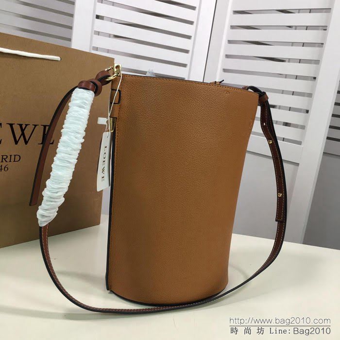 LOEWE羅意威 原單五金 最新geta水桶包 簡單時尚 百搭肩背包 3040  jdl1131